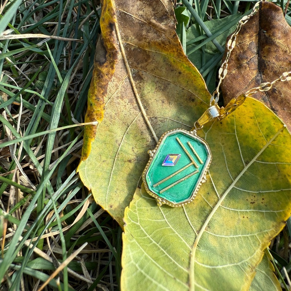 Elegant Handmade Green and Gold Pendant Necklace
